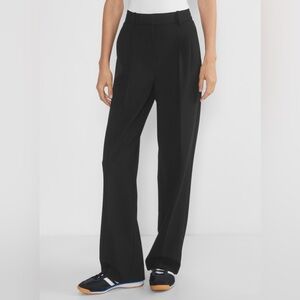 Aritzia Effortless Pants size 6